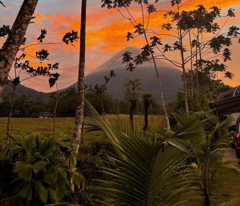 Despierta frente a Volcan Arenal en La Fortuna