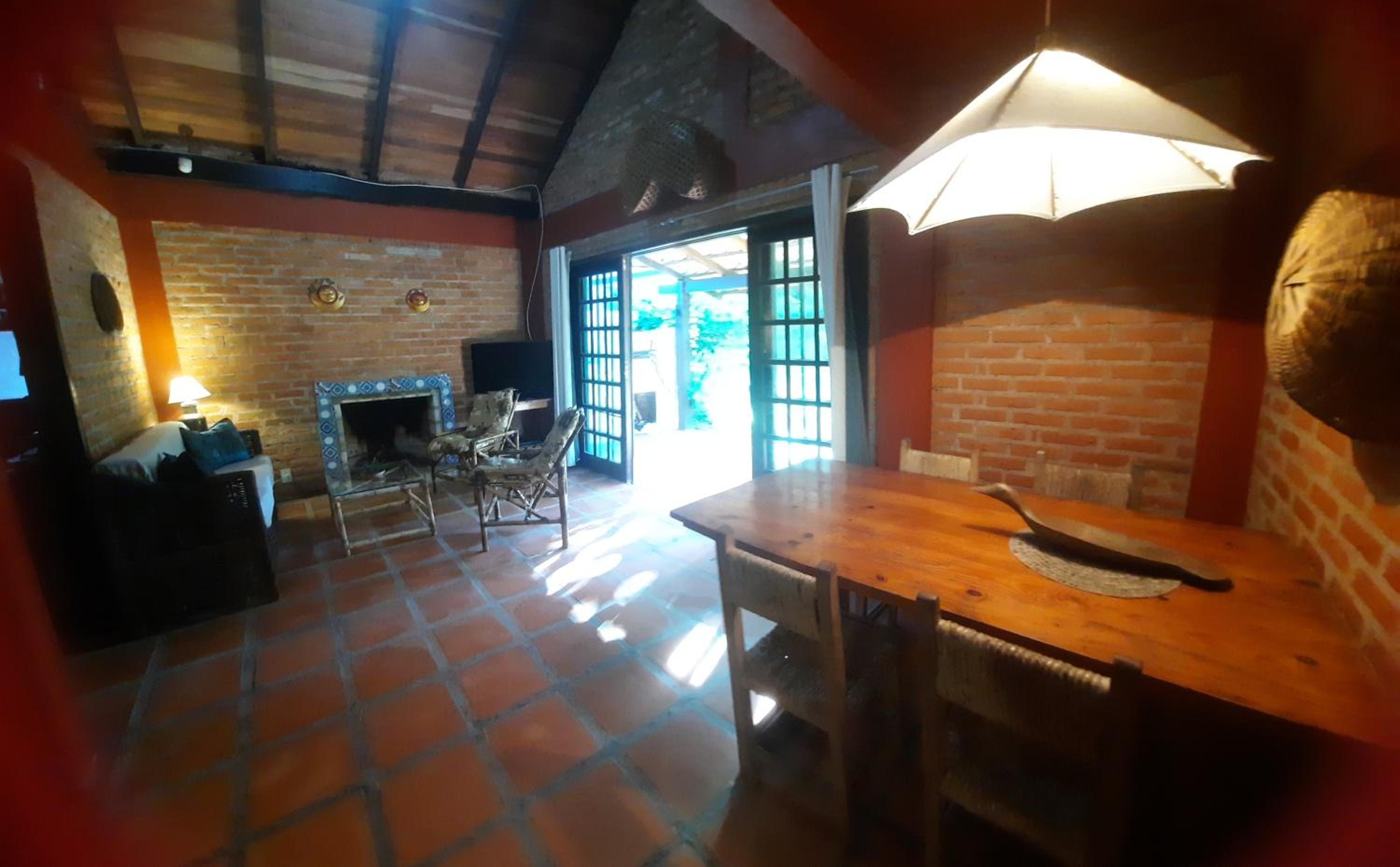 Tres duplex no meio do verde a 130 metros da praia da Lagoinha