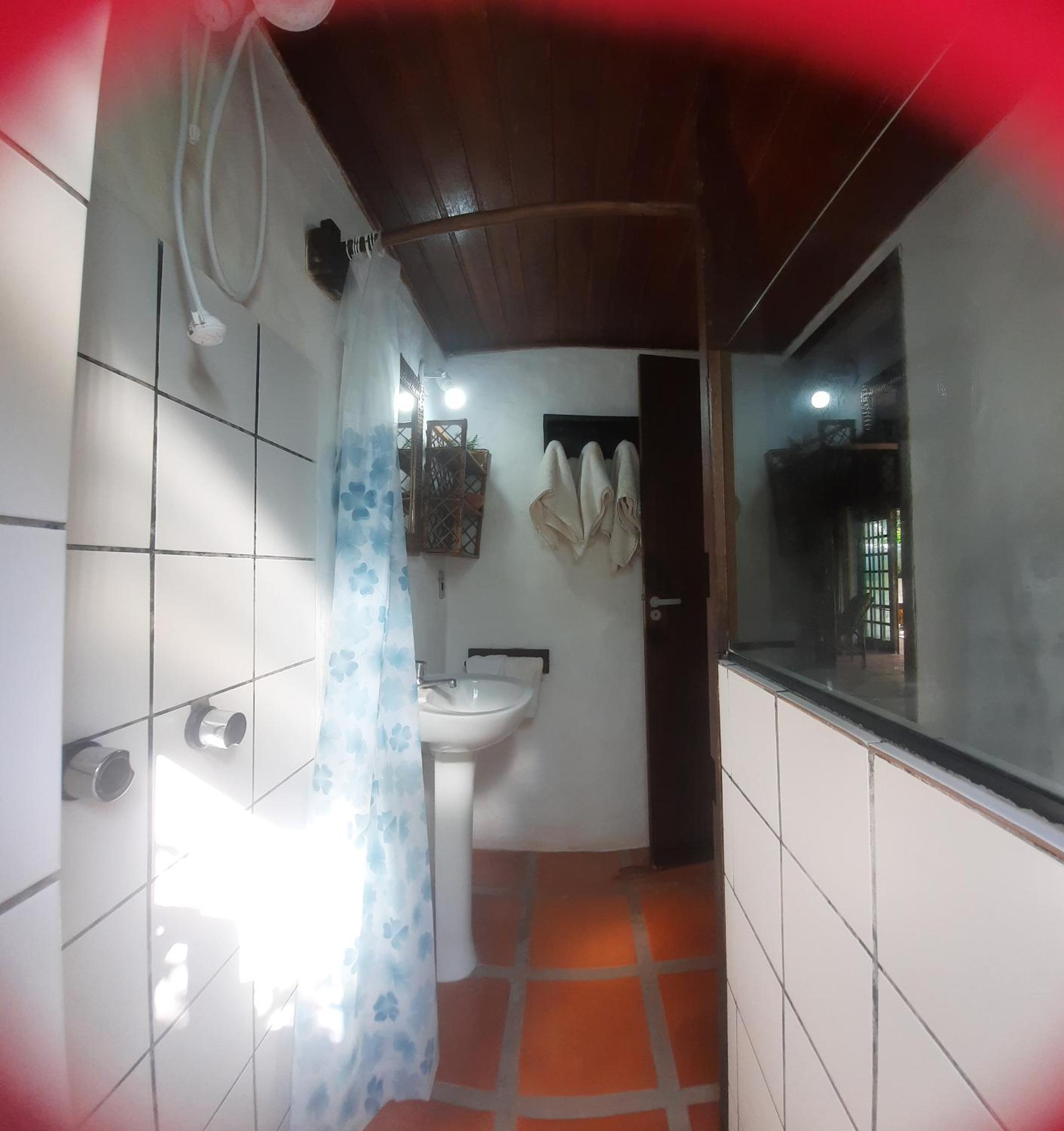 Tres duplex no meio do verde a 130 metros da praia da Lagoinha