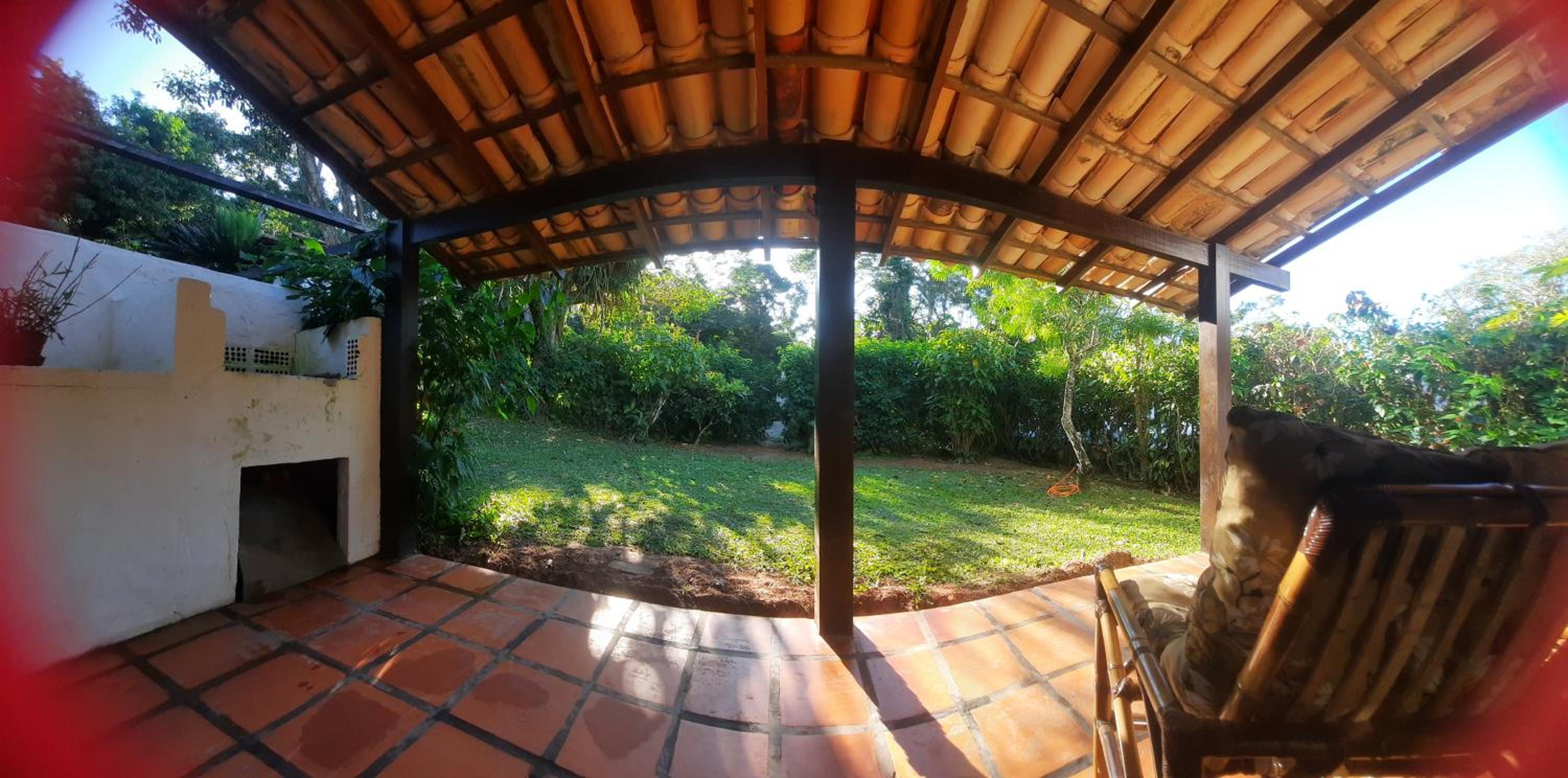 Tres duplex no meio do verde a 130 metros da praia da Lagoinha