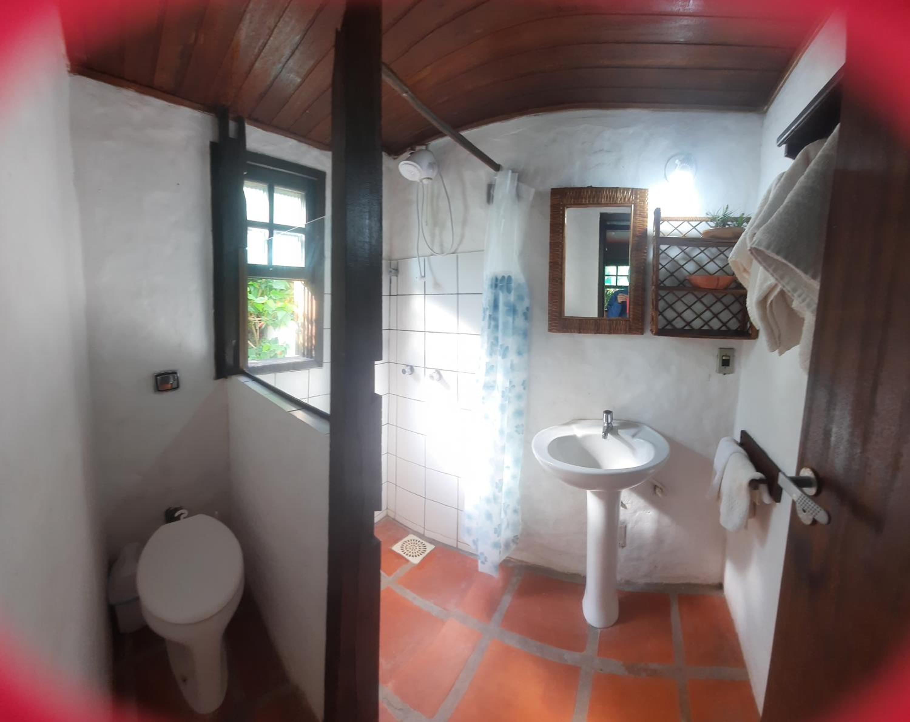 Tres duplex no meio do verde a 130 metros da praia da Lagoinha