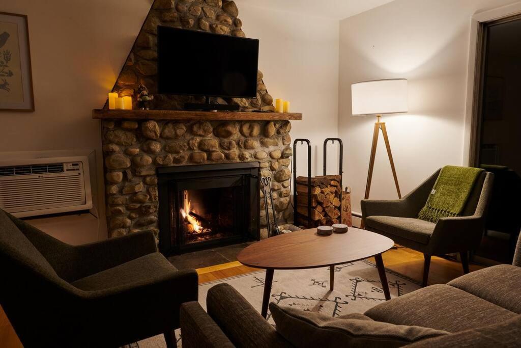 Hillside Hideaway