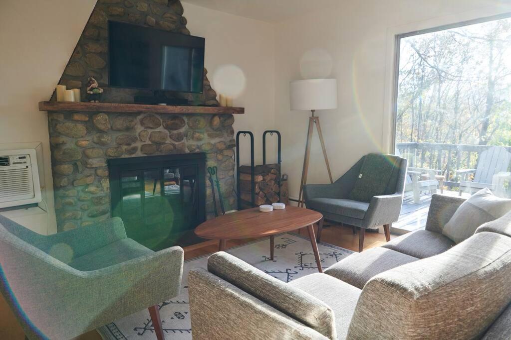 Hillside Hideaway