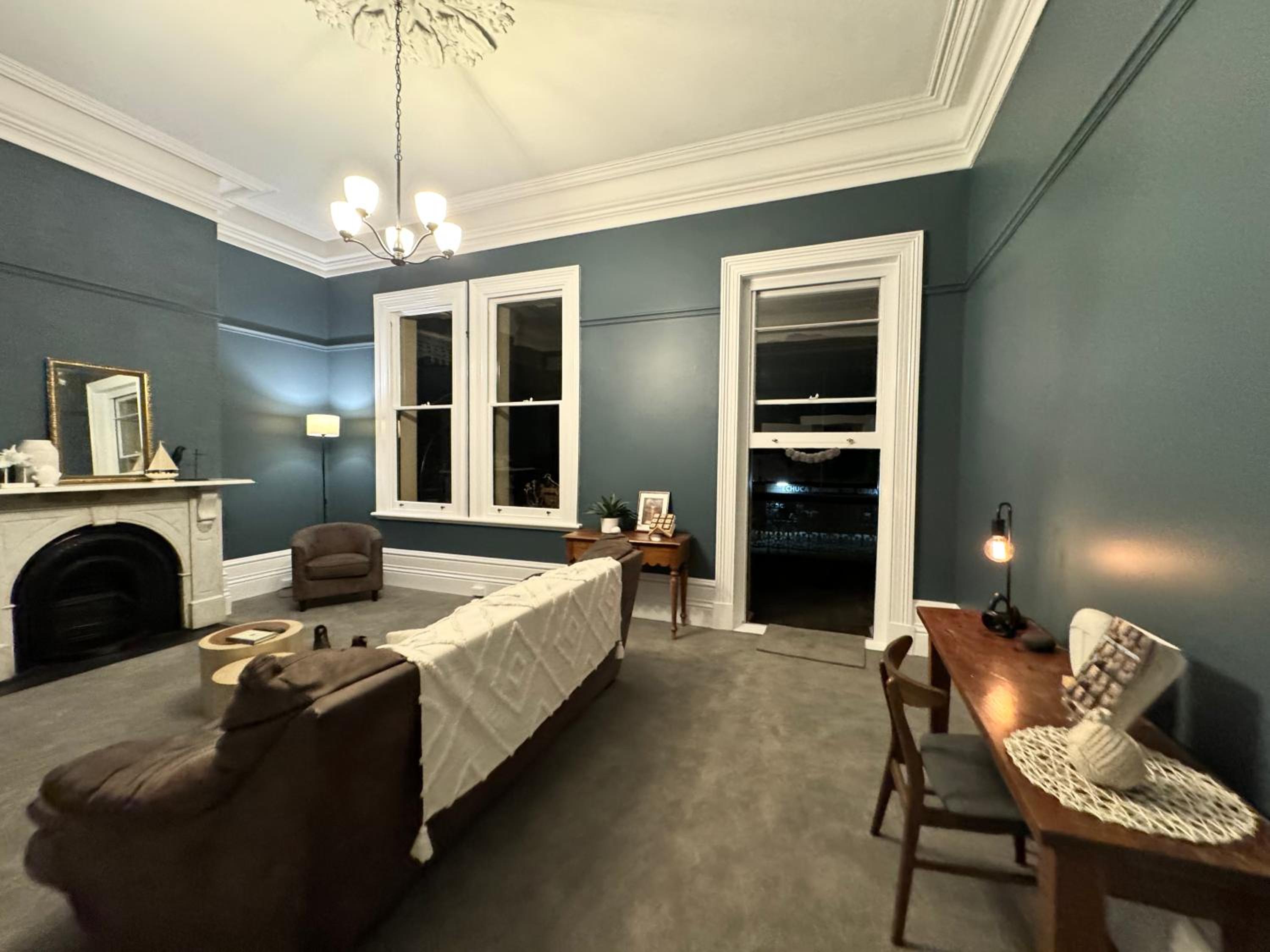 Treehouse Hideouts Balcony Apartment - Port of Echuca Townhouse