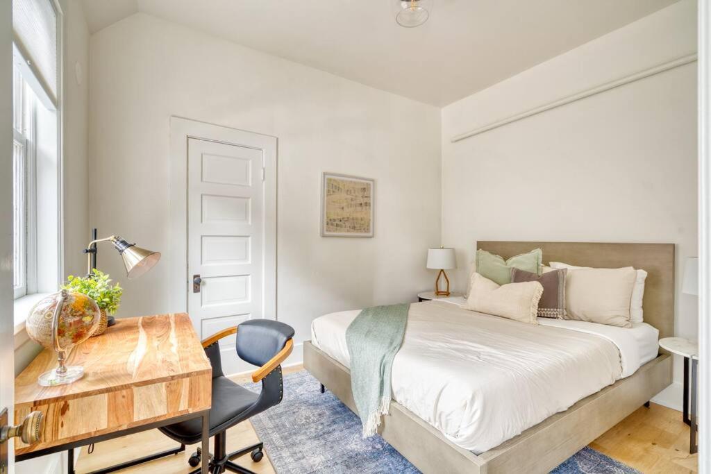 Stay Portland - The Garden Bungalow on Broadway - 94 WalkScore in Portland, US