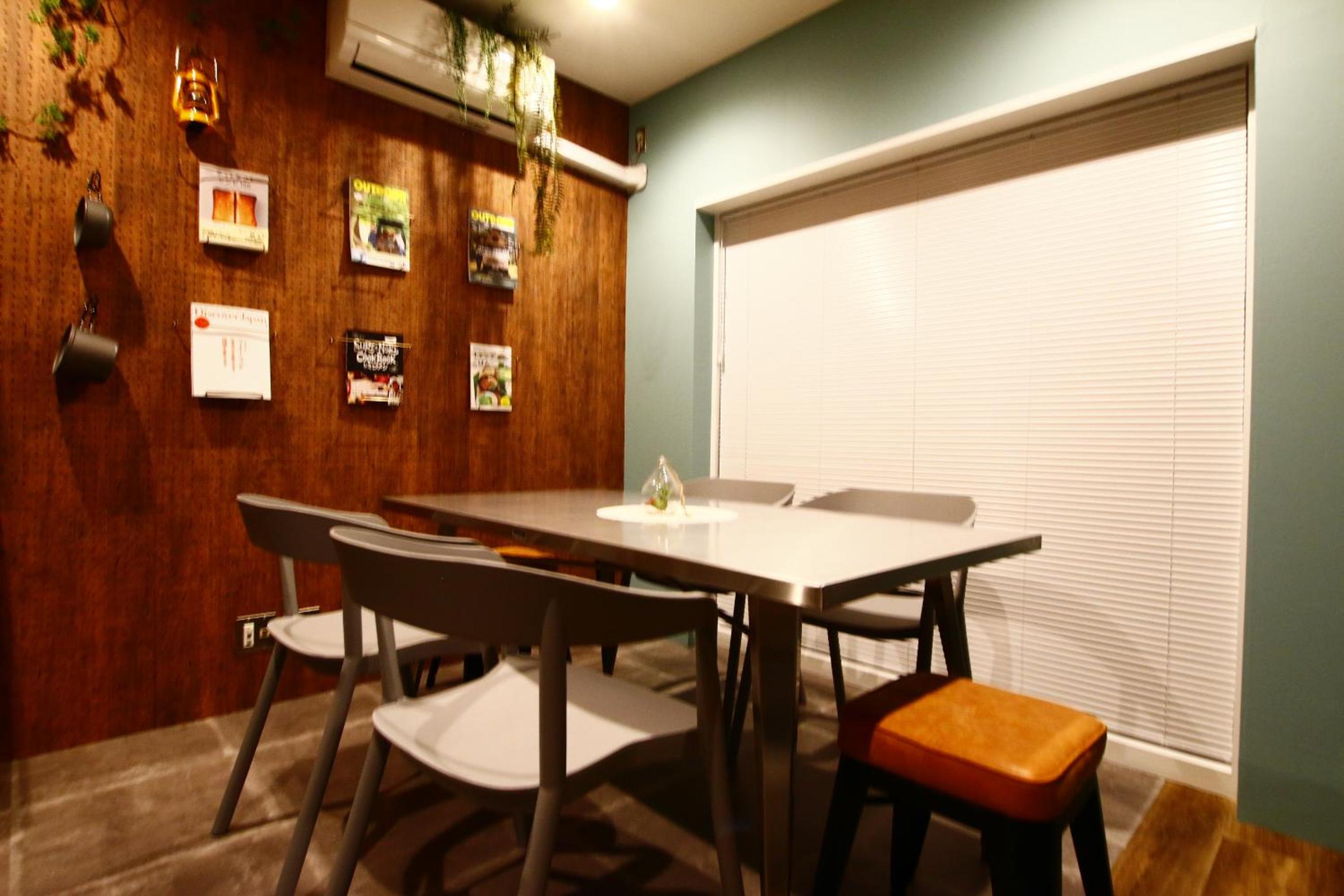 365BASE outdoor hostel
