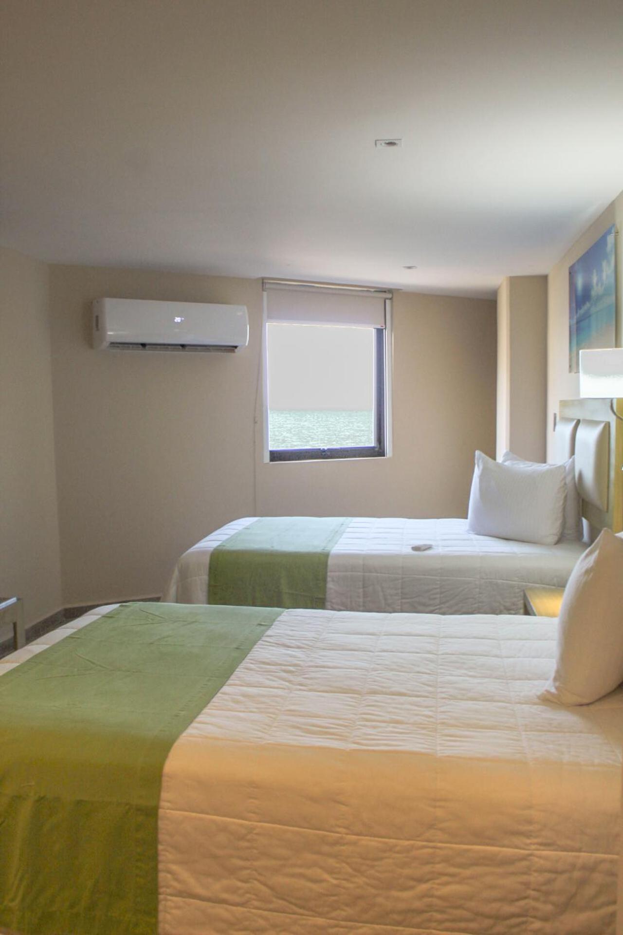 Boca del Rio Vacations - Paris FC Boca - Property Image 1