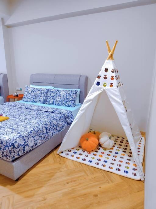 New Family Suite 2bdrms 8pax by AJ Home
