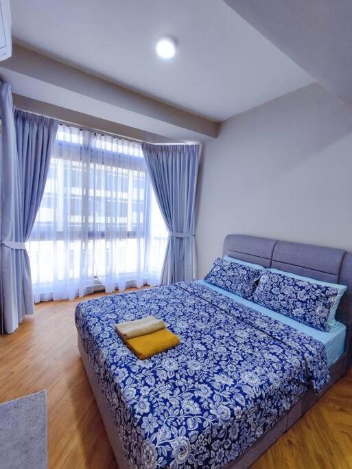 New Family Suite 2bdrms 8pax by AJ Home