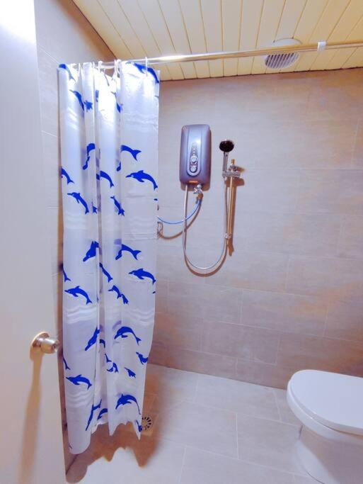 New Family Suite 2bdrms 8pax by AJ Home