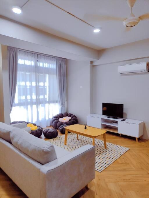 New Family Suite 2bdrms 8pax by AJ Home
