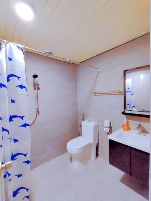 New Family Suite 2bdrms 8pax by AJ Home