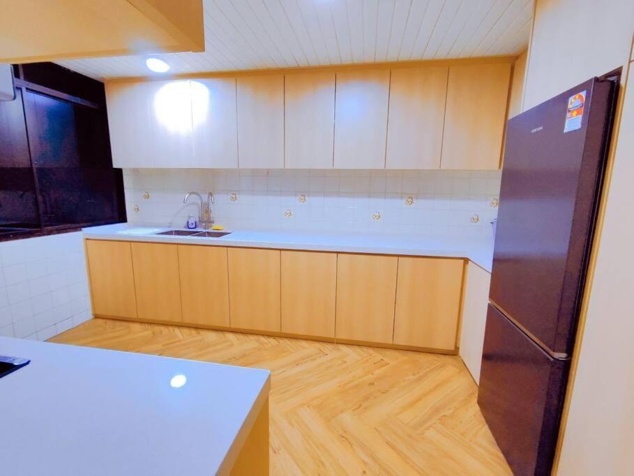 New Family Suite 2bdrms 8pax by AJ Home