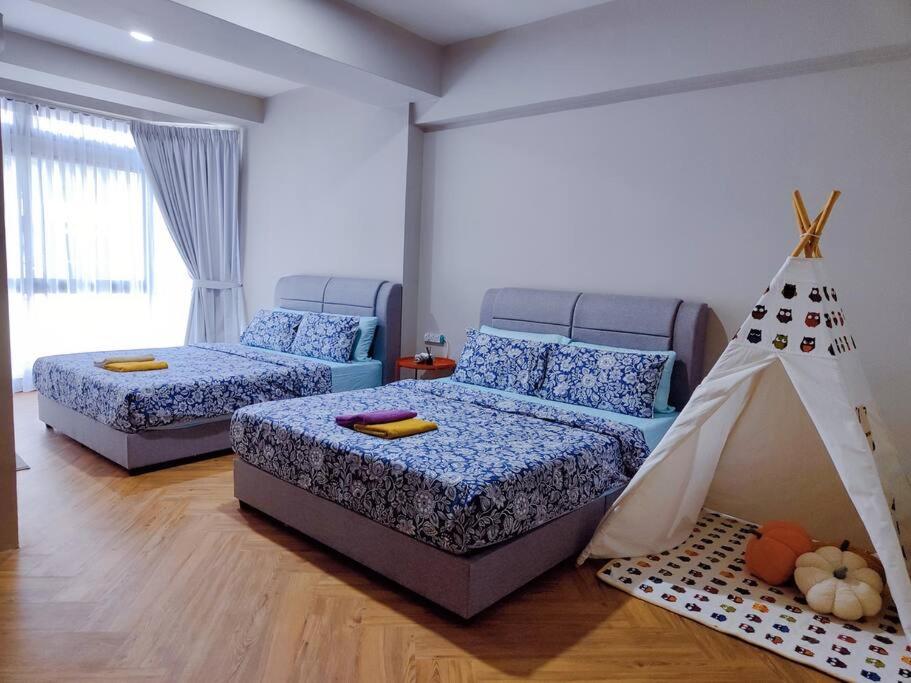 New Family Suite 2bdrms 8pax by AJ Home