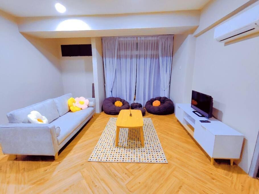 New Family Suite 2bdrms 8pax by AJ Home