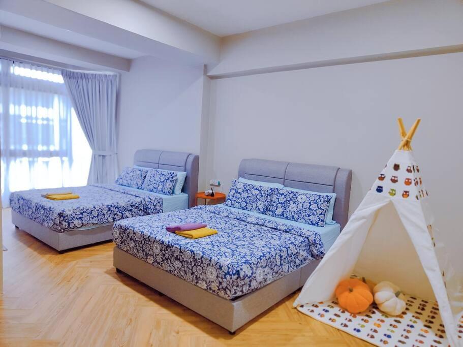 New Family Suite 2bdrms 8pax by AJ Home