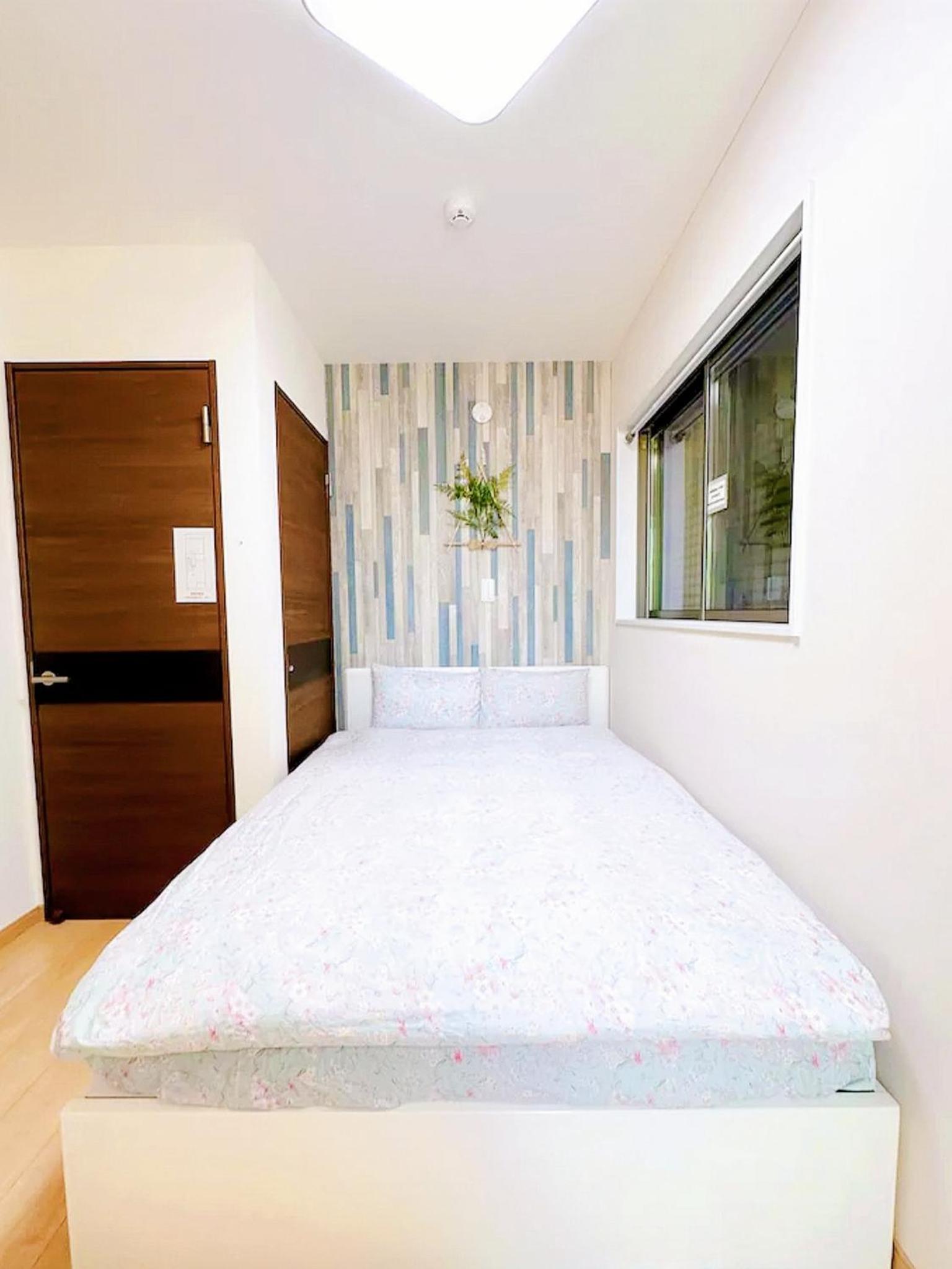 Spirited Away Entire House for 10 &Near Public Transport 5 min Walk&Direct to Osaka Castle Shinsaibashi Umeda &Free Parking &Near Shopping Street