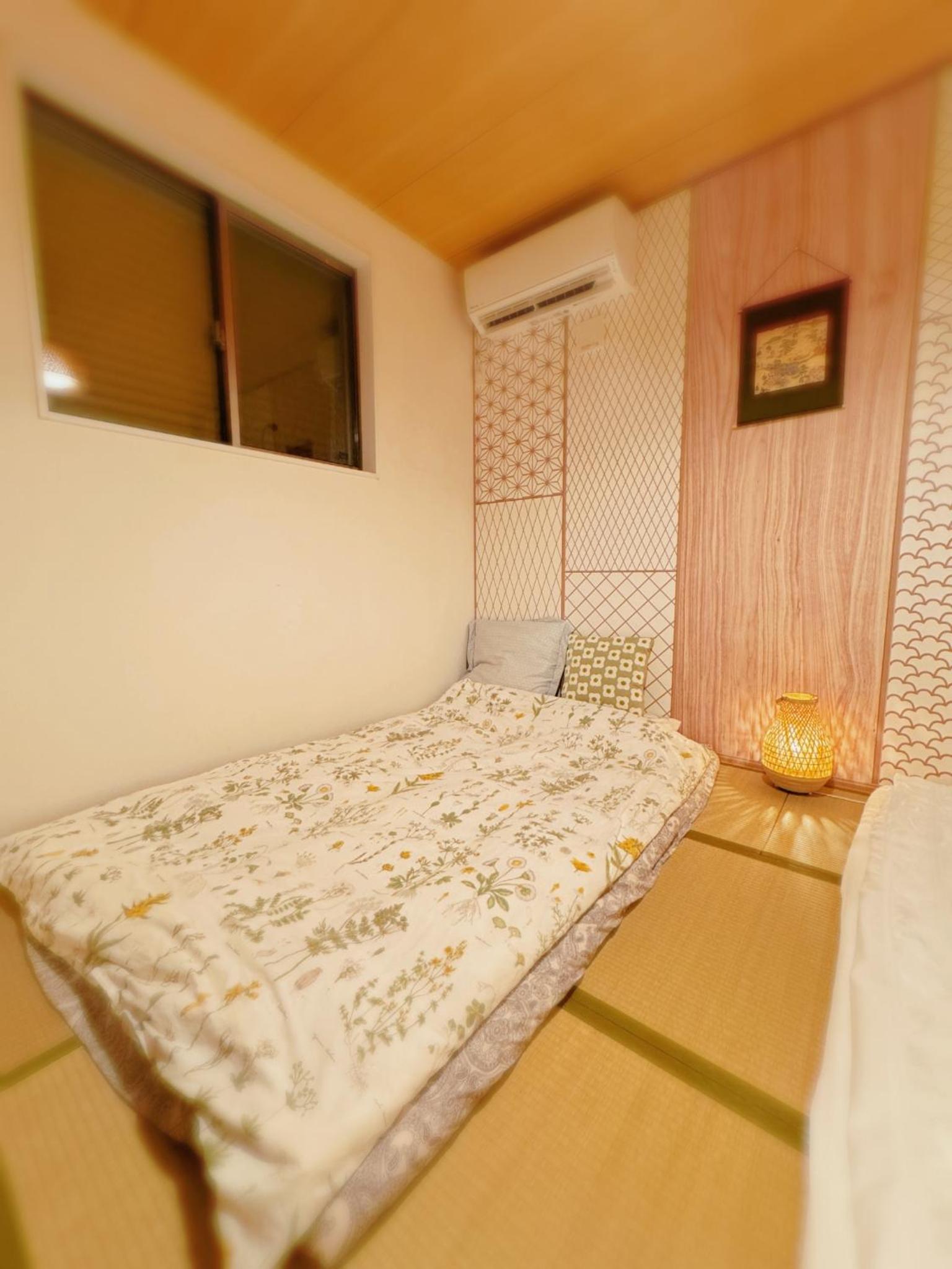 Spirited Away Entire House for 10 &Near Public Transport 5 min Walk&Direct to Osaka Castle Shinsaibashi Umeda &Free Parking &Near Shopping Street