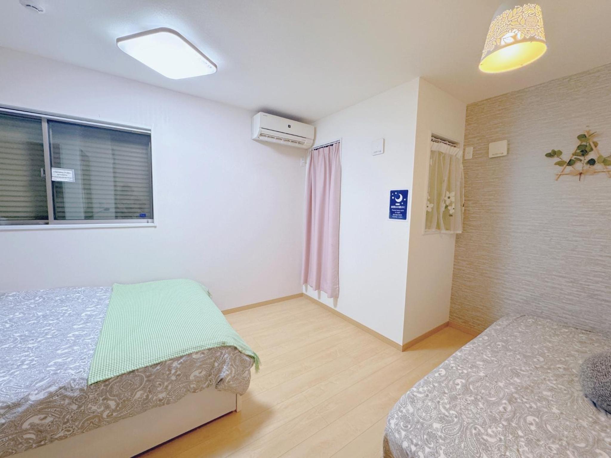 Spirited Away Entire House for 10 &Near Public Transport 5 min Walk&Direct to Osaka Castle Shinsaibashi Umeda &Free Parking &Near Shopping Street