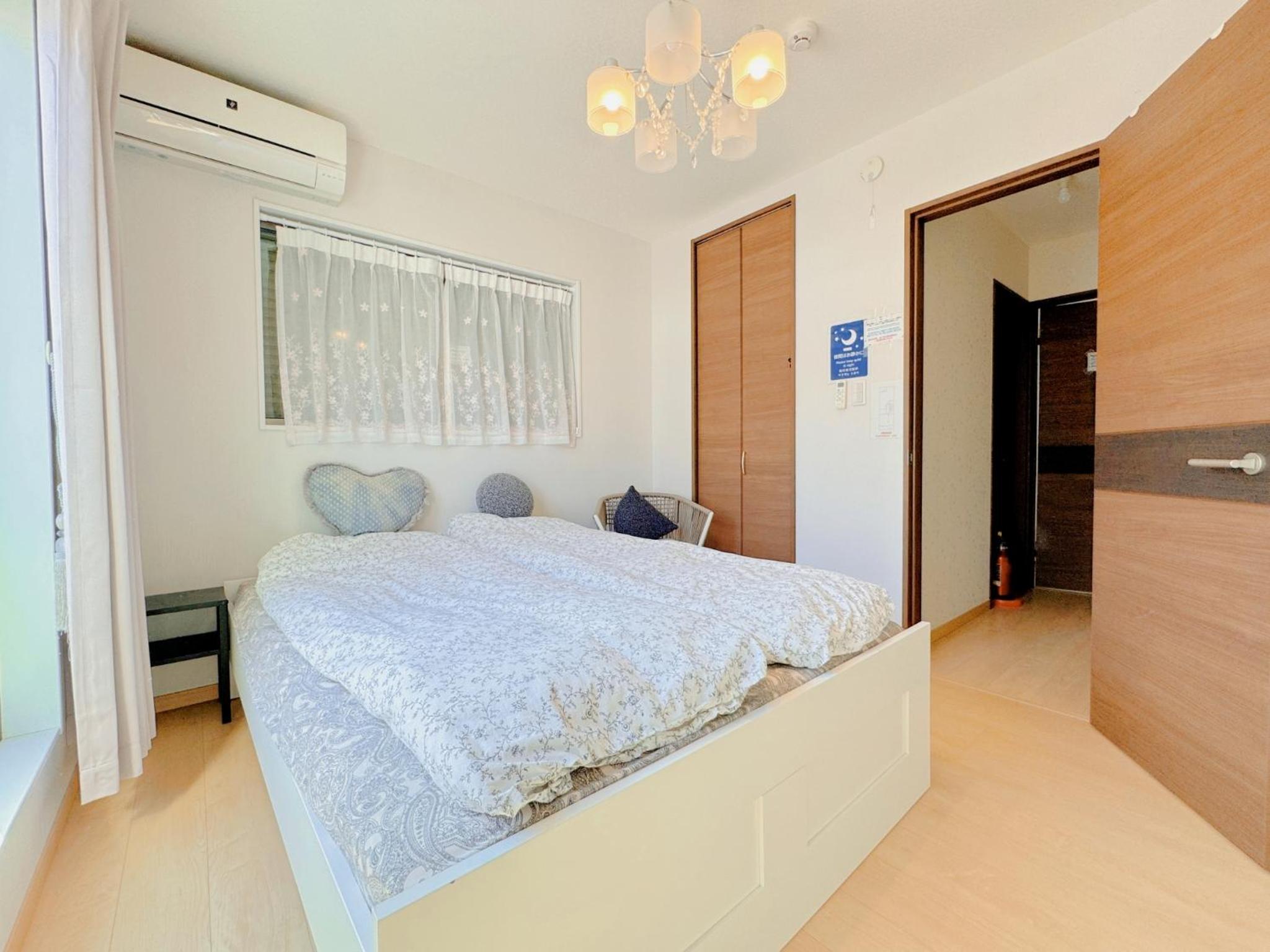 Spirited Away Entire House for 10 &Near Public Transport 5 min Walk&Direct to Osaka Castle Shinsaibashi Umeda &Free Parking &Near Shopping Street