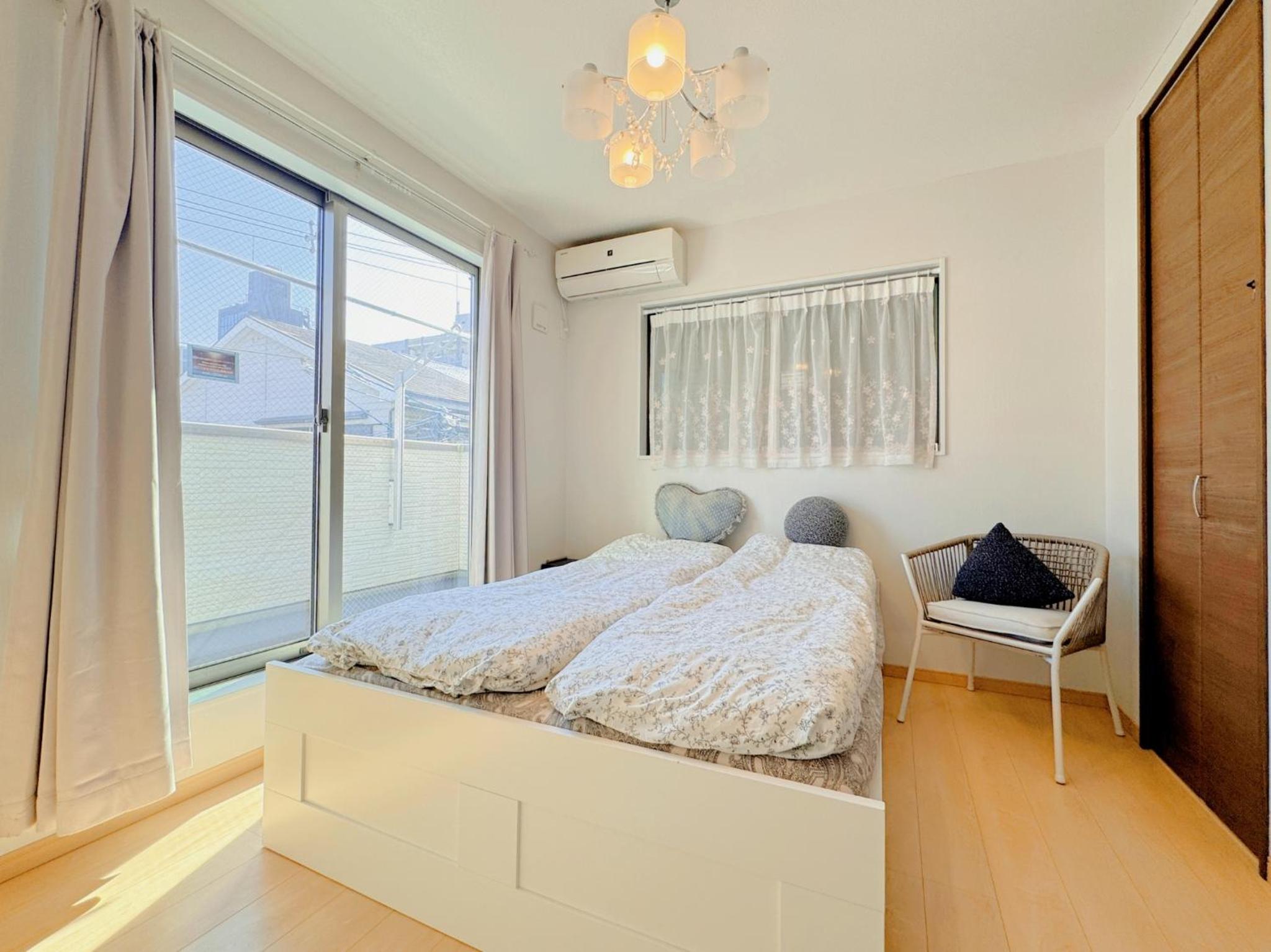 Spirited Away Entire House for 10 &Near Public Transport 5 min Walk&Direct to Osaka Castle Shinsaibashi Umeda &Free Parking &Near Shopping Street