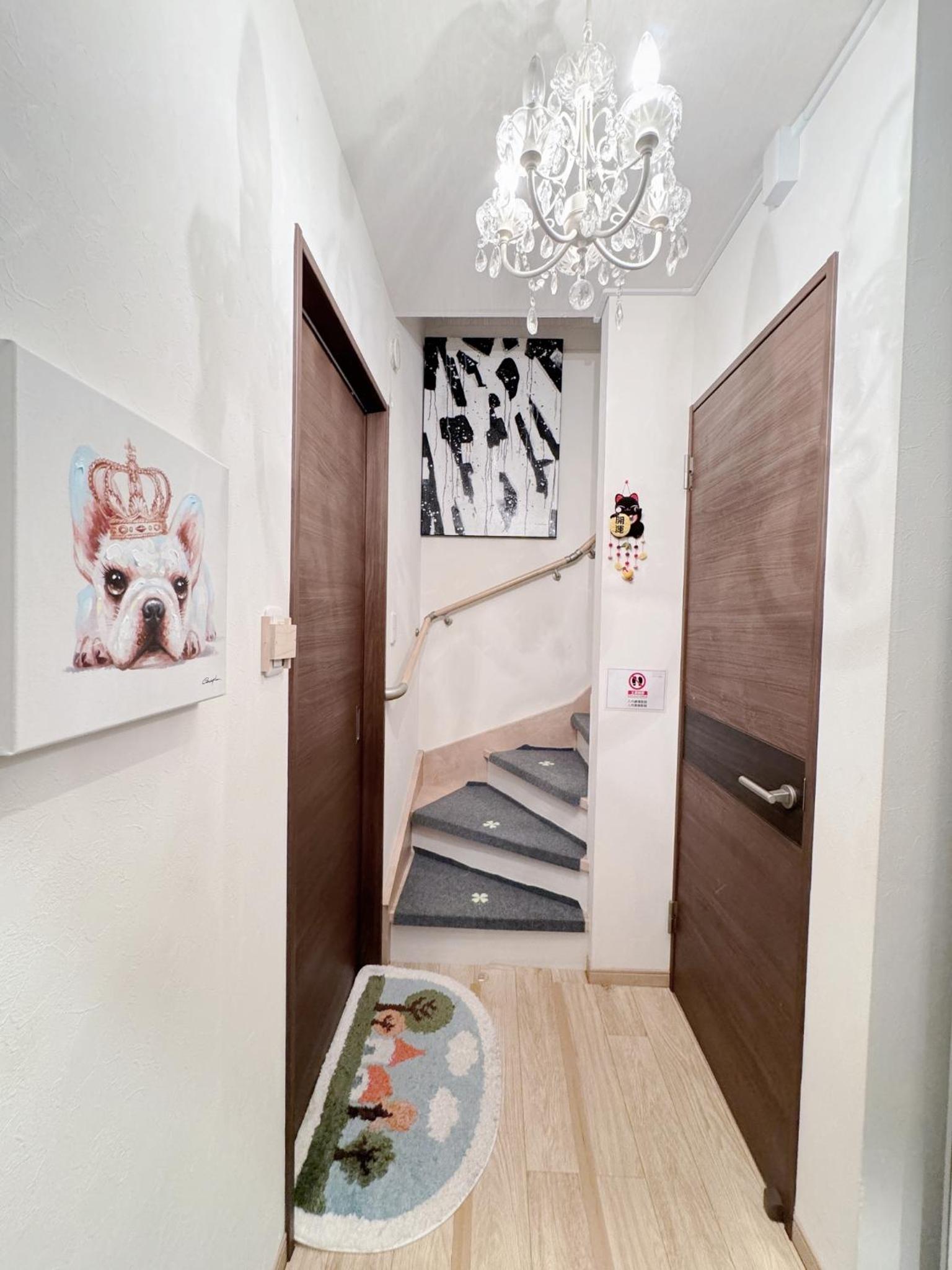 Spirited Away Entire House for 10 &Near Public Transport 5 min Walk&Direct to Osaka Castle Shinsaibashi Umeda &Free Parking &Near Shopping Street