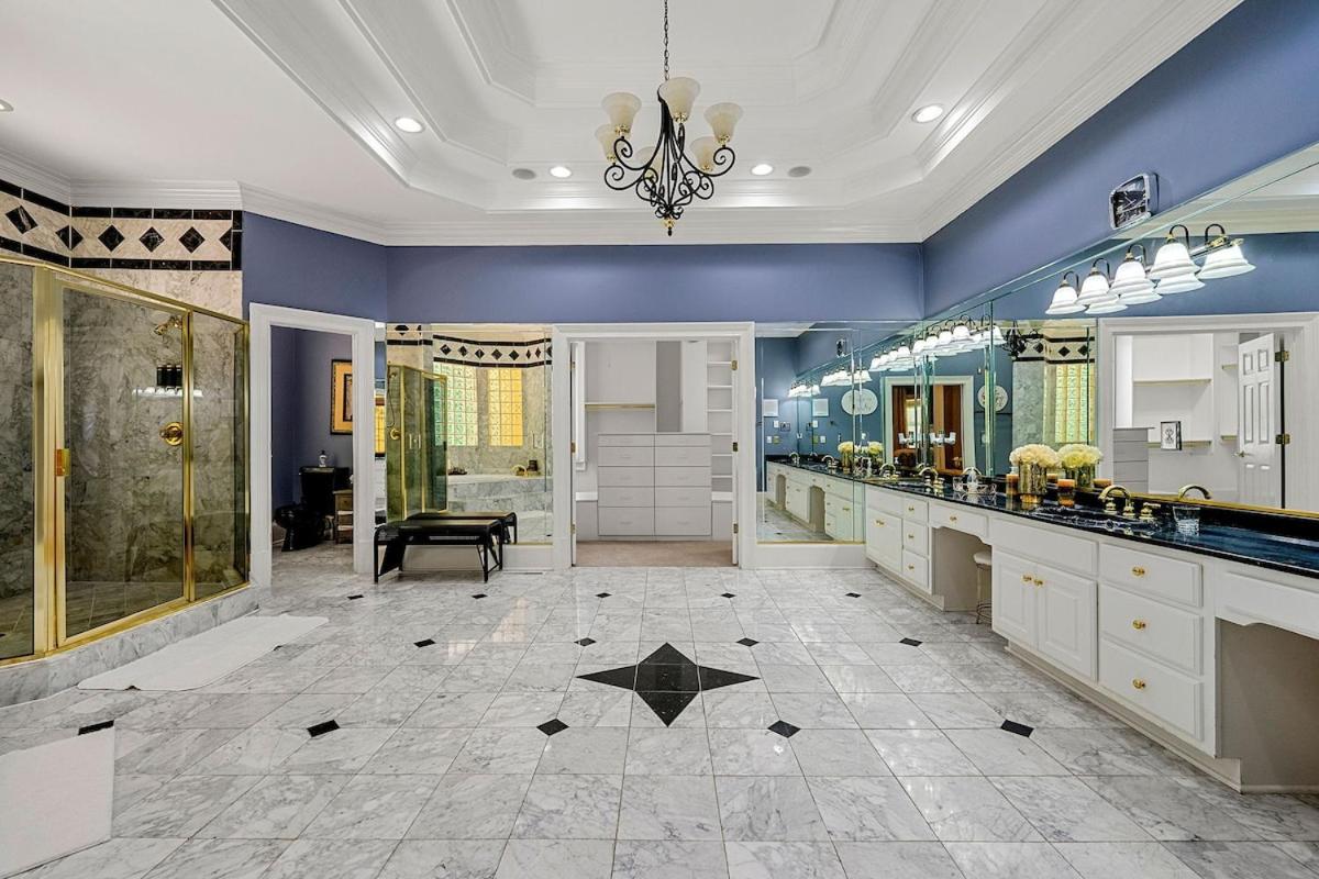 Mansion-Pool-Bball Court-Gym-Spa