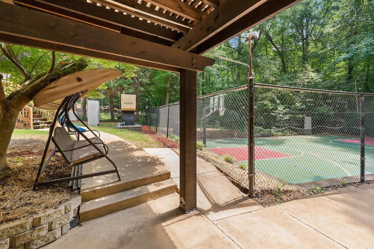 Mansion-Pool-Bball Court-Gym-Spa