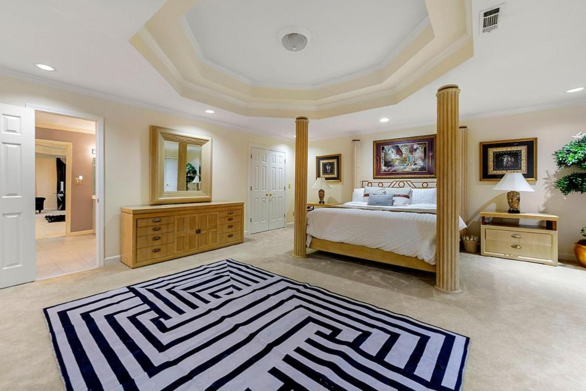 Mansion-Pool-Bball Court-Gym-Spa