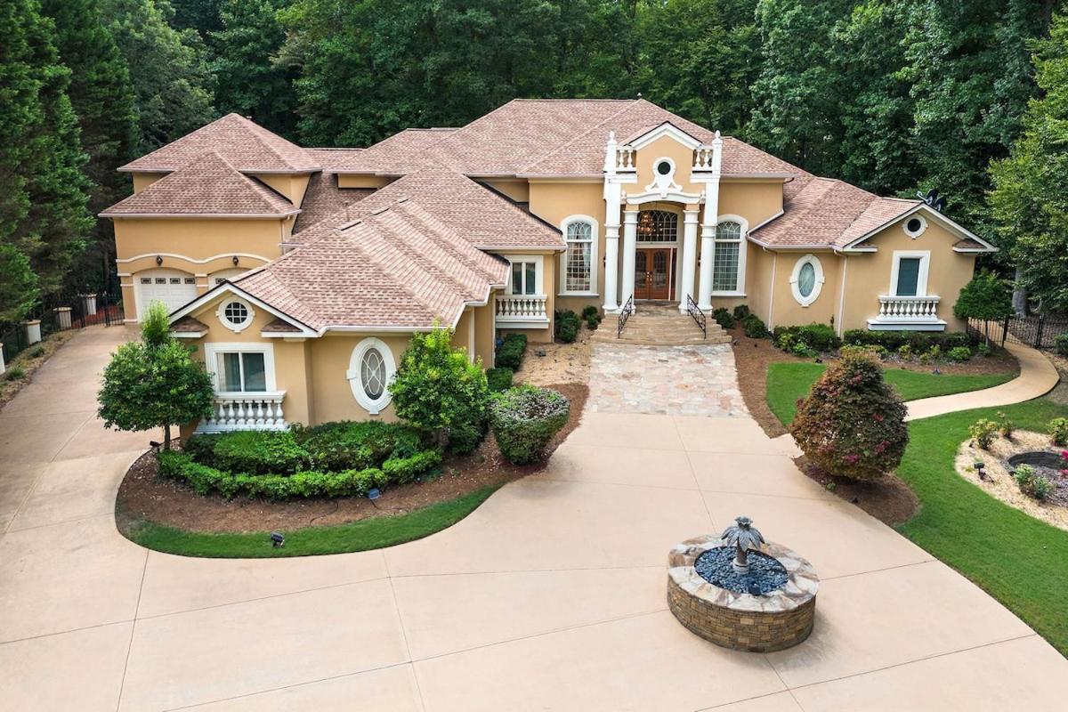 Mansion-Pool-Bball Court-Gym-Spa