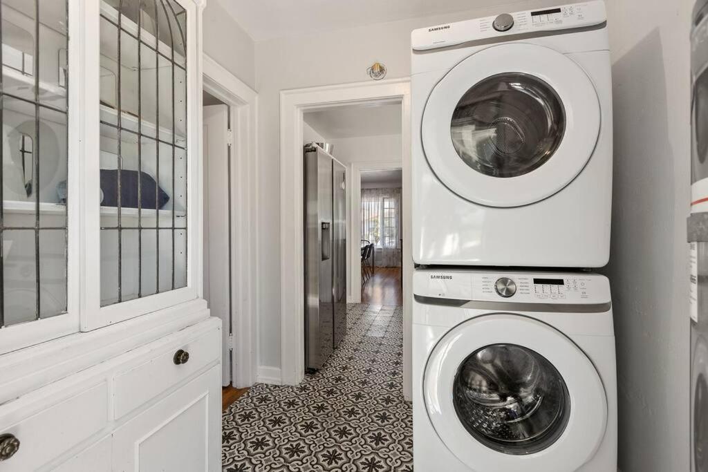 UpdatedVintage Bayside Bungalow