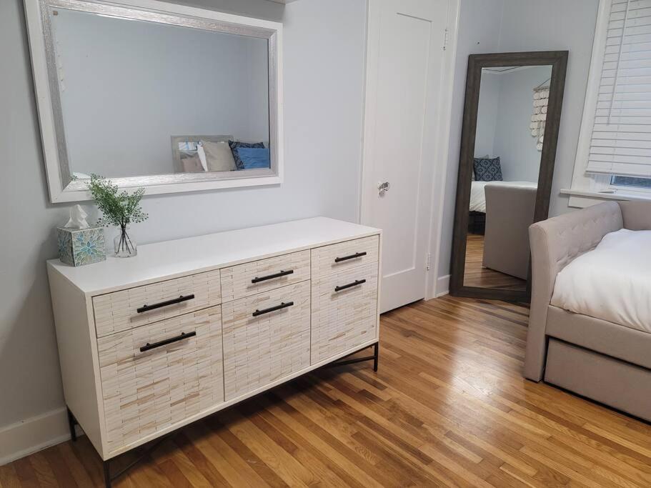 UpdatedVintage Bayside Bungalow