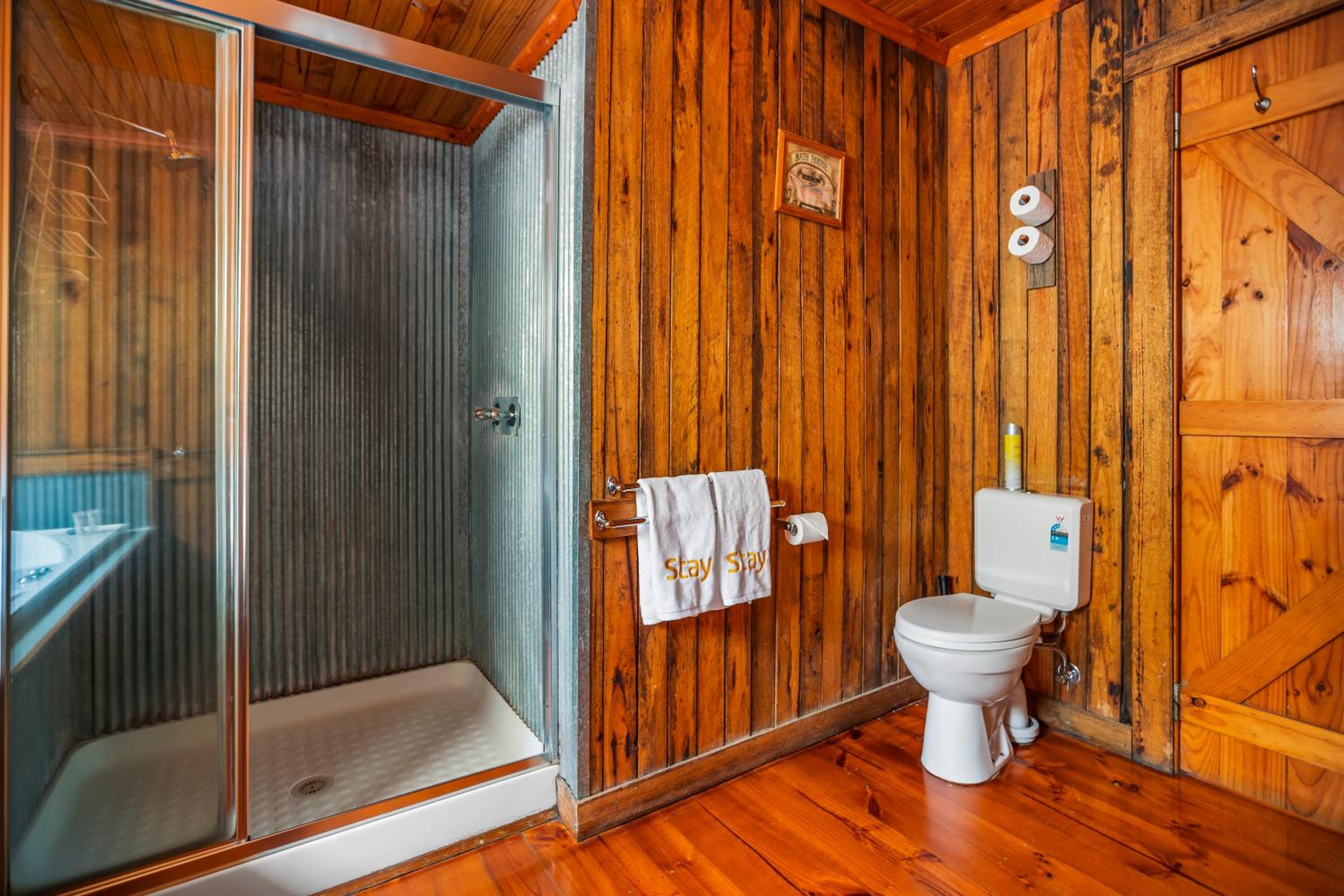 StayAU Cedar Lodge 3BR Quaint Countryside Cottage