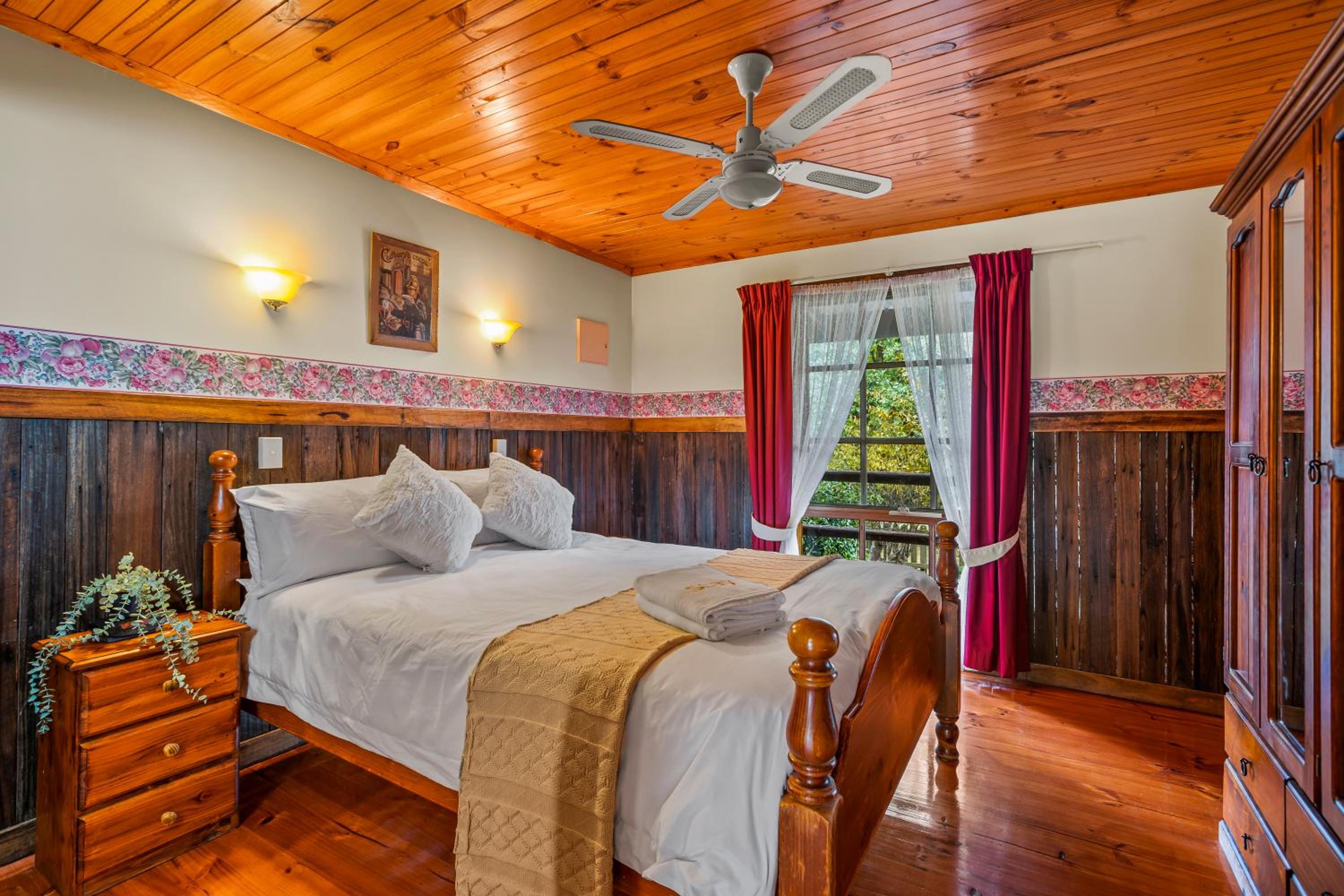 StayAU Cedar Lodge 3BR Quaint Countryside Cottage