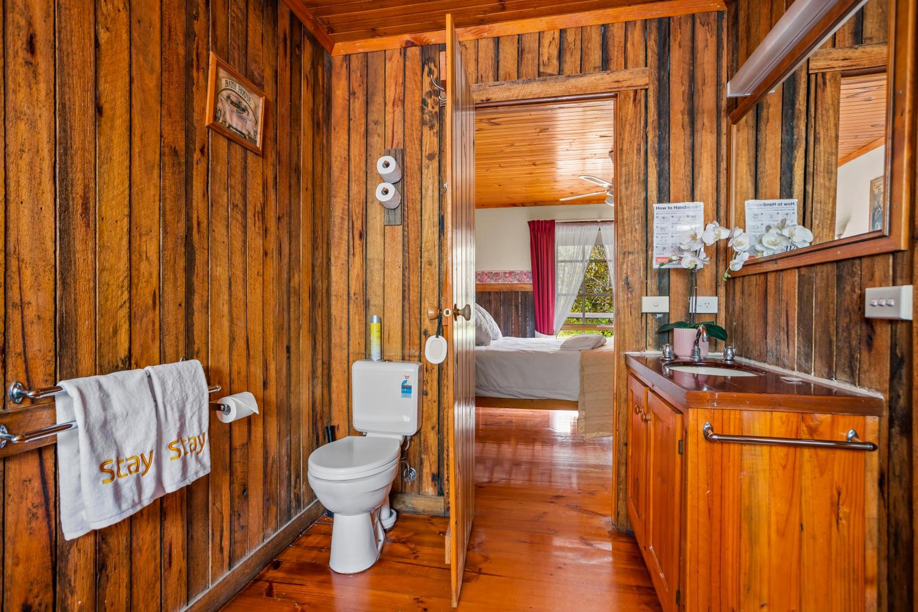StayAU Cedar Lodge 3BR Quaint Countryside Cottage
