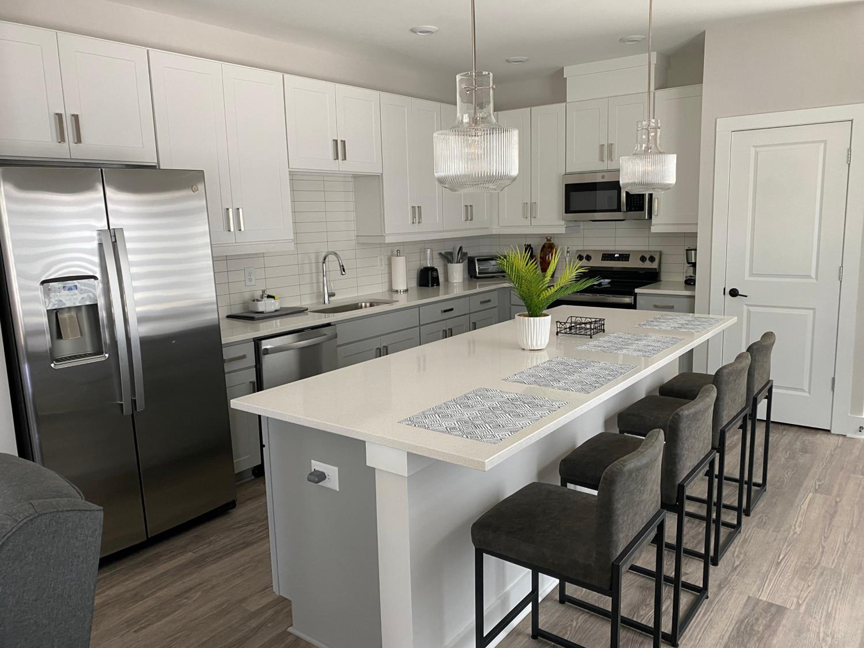Cozy Modern Retreat view 4