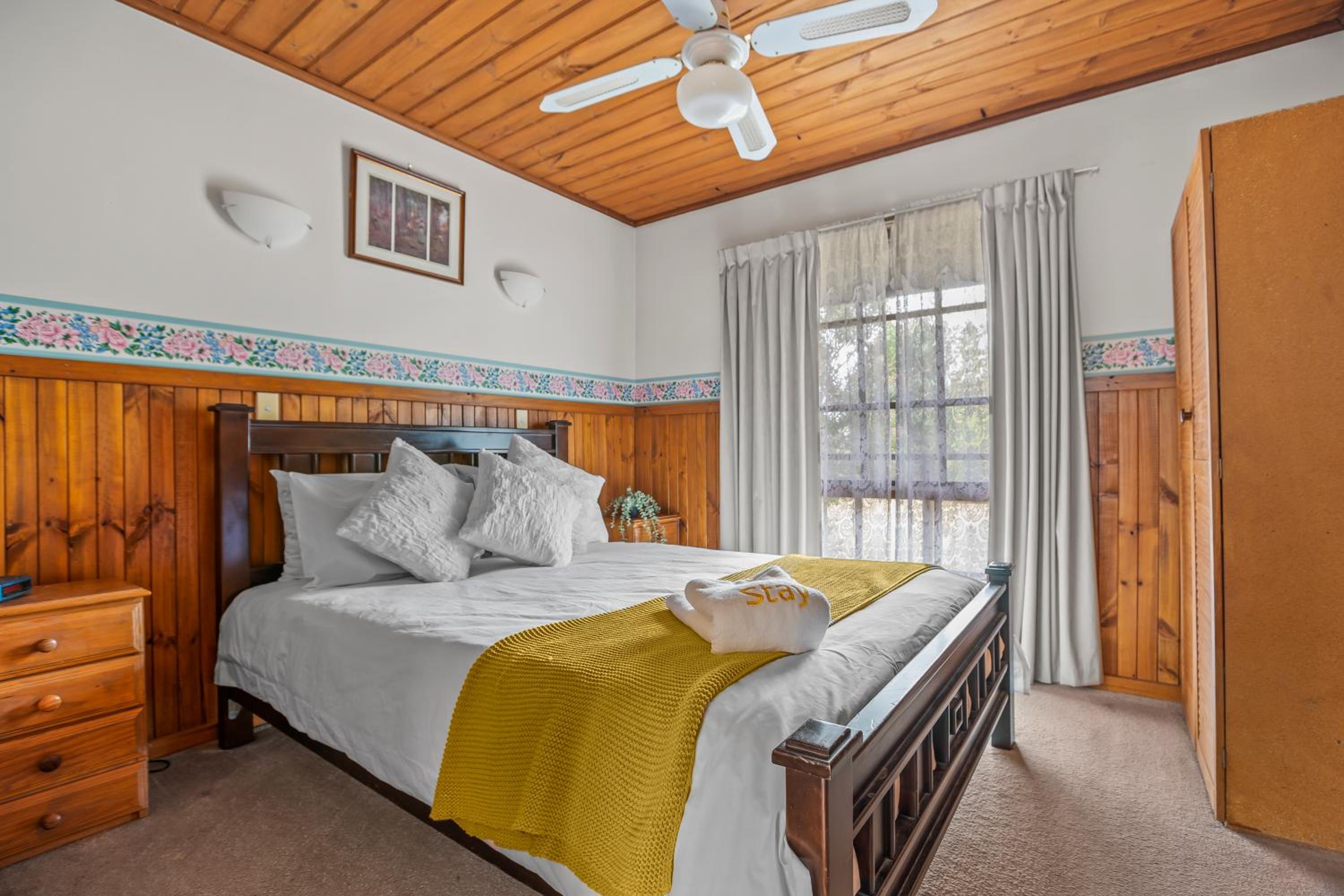 StayAU Lakeview Cottage 2BR Cozy Nature Getaway
