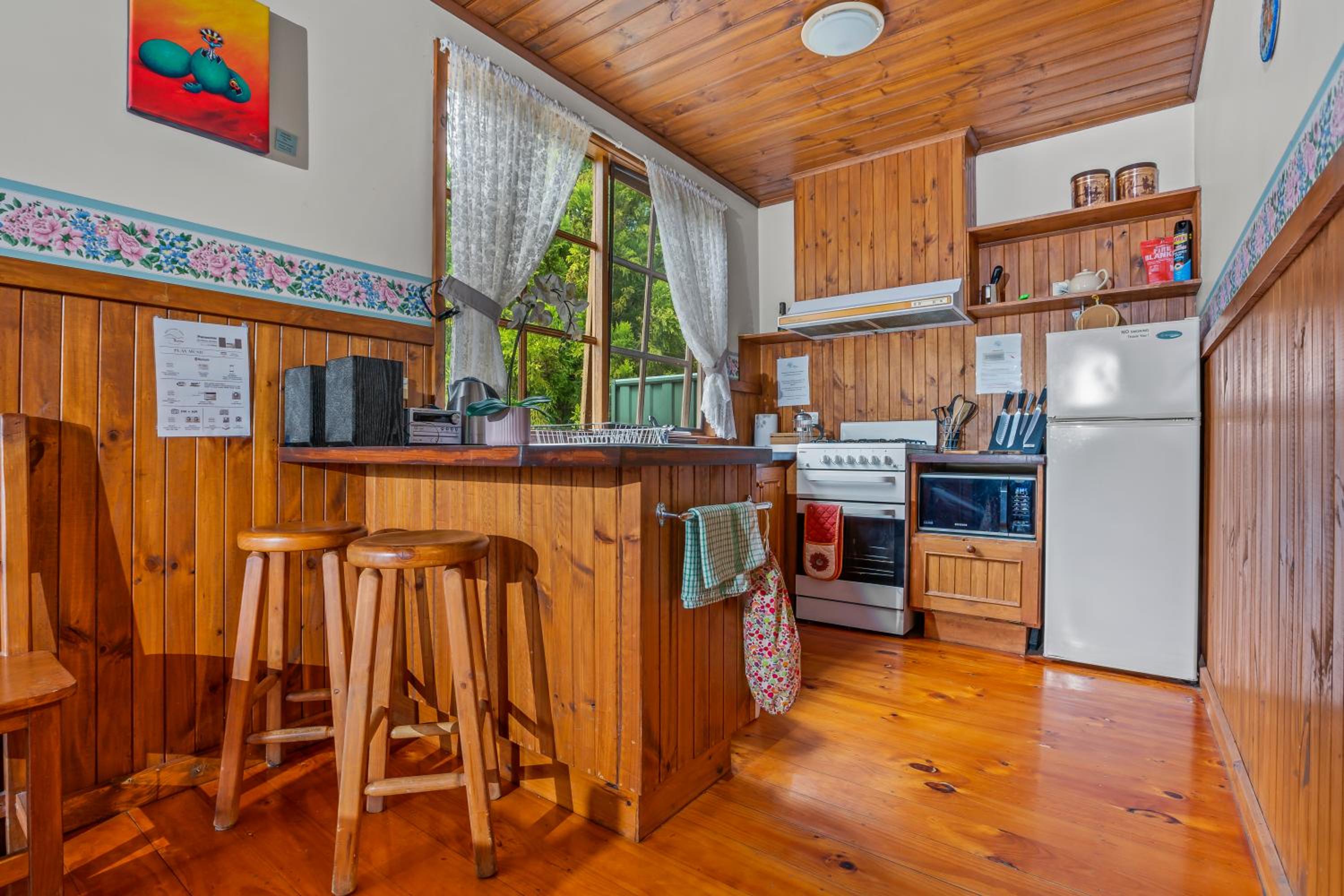 StayAU Lakeview Cottage 2BR Cozy Nature Getaway