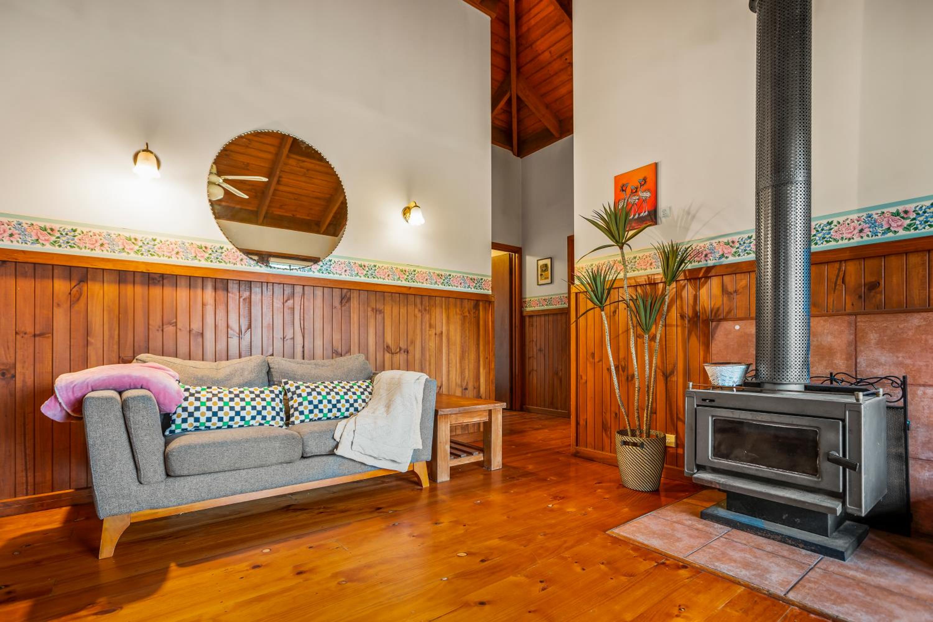 StayAU Lakeview Cottage 2BR Cozy Nature Getaway