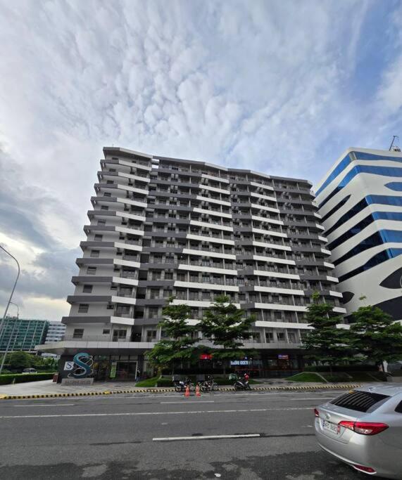 MOA Staycation with Netflix & Disney Pool Access at Casa Bella S Residences