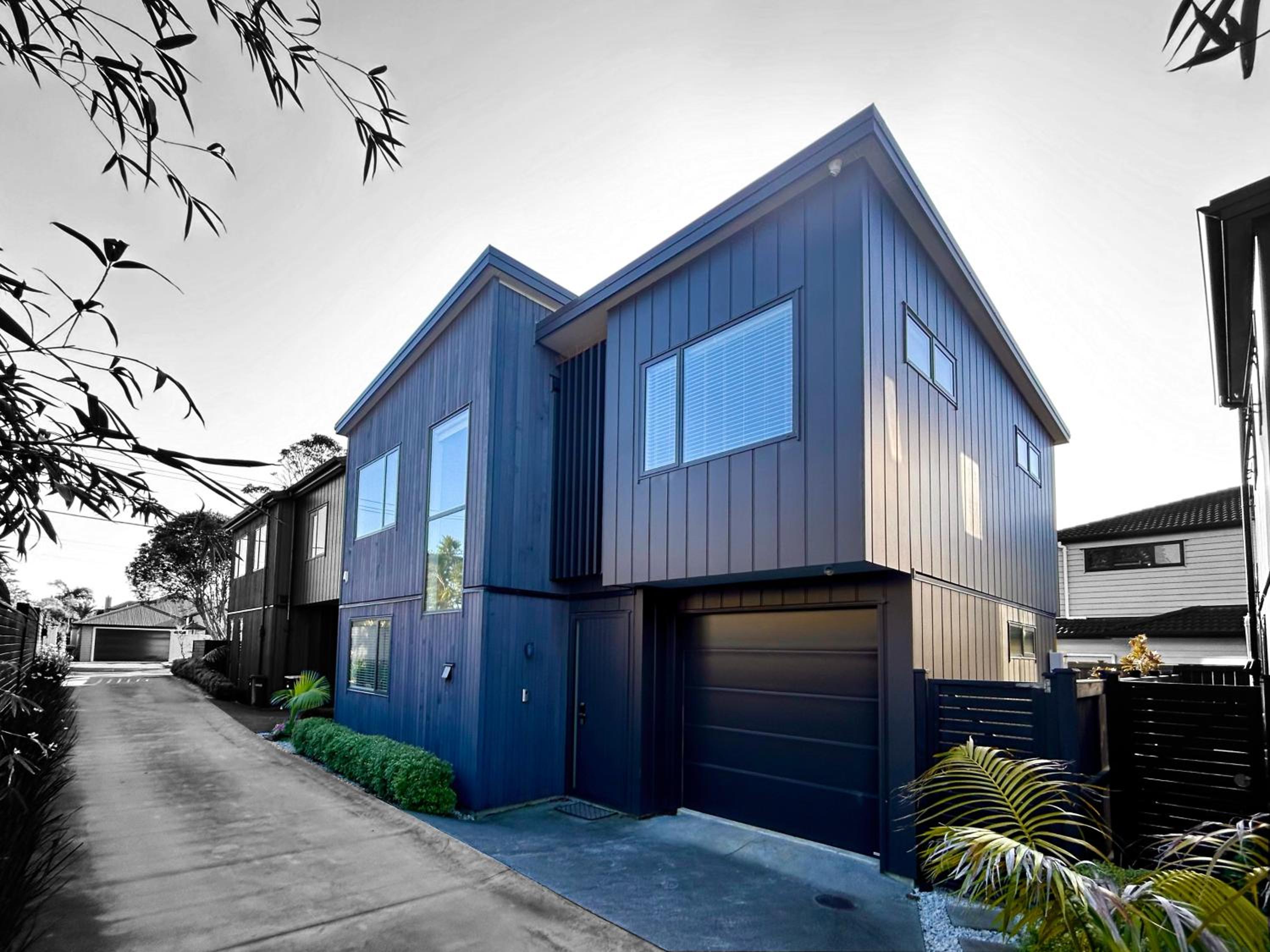 New Spacious 4Beds Family Home view 2