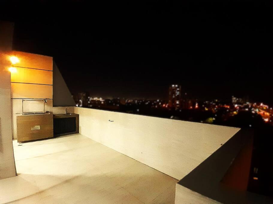 6A - Lujoso Penthouse con Amplia Terraza - Equipetrol, Sirari