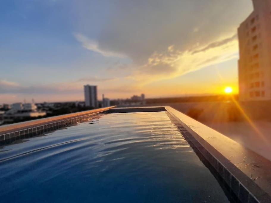 6A - Lujoso Penthouse con Amplia Terraza - Equipetrol, Sirari