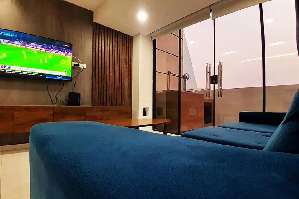 6A - Lujoso Penthouse con Amplia Terraza - Equipetrol, Sirari