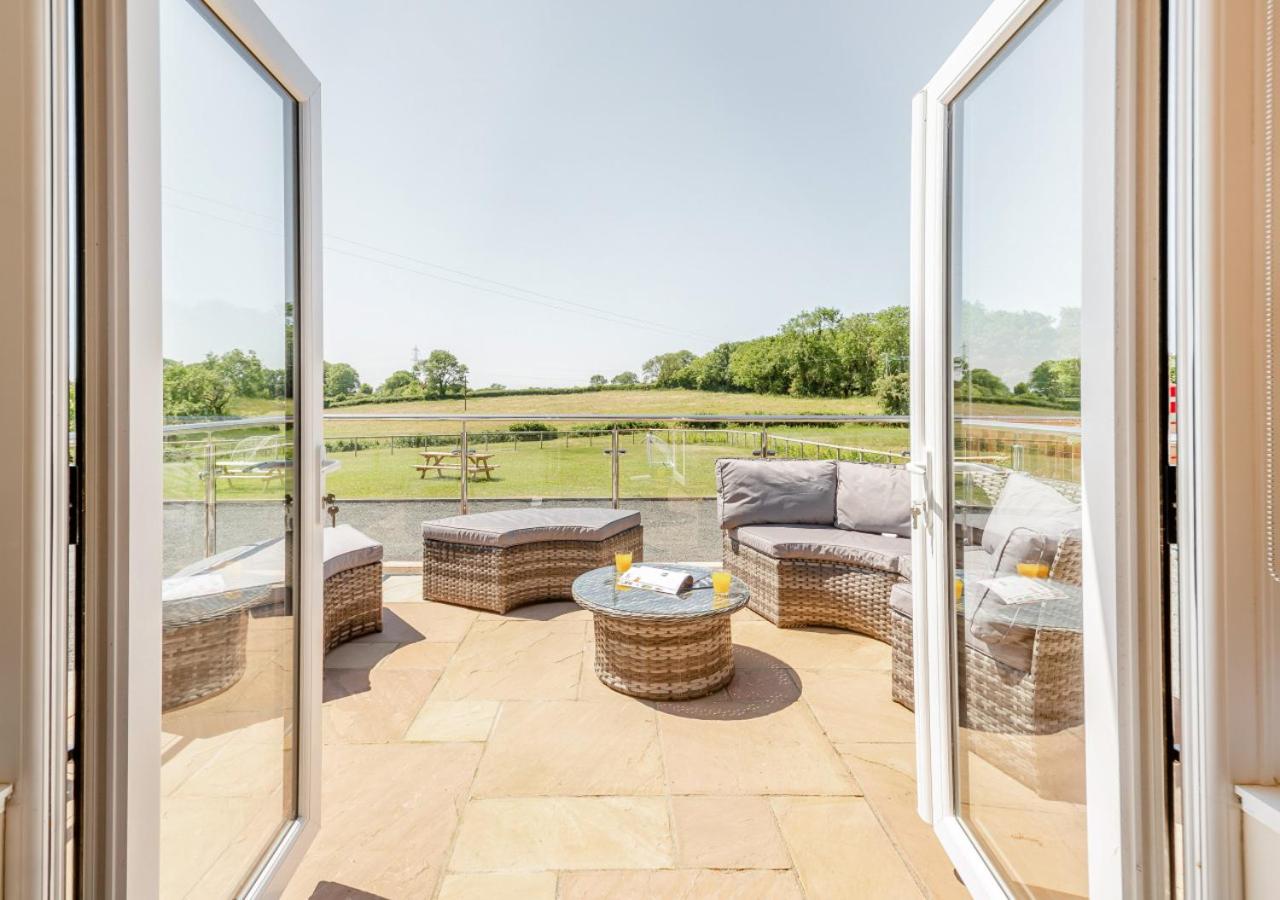3 Bed in Talwrn oc-bow229