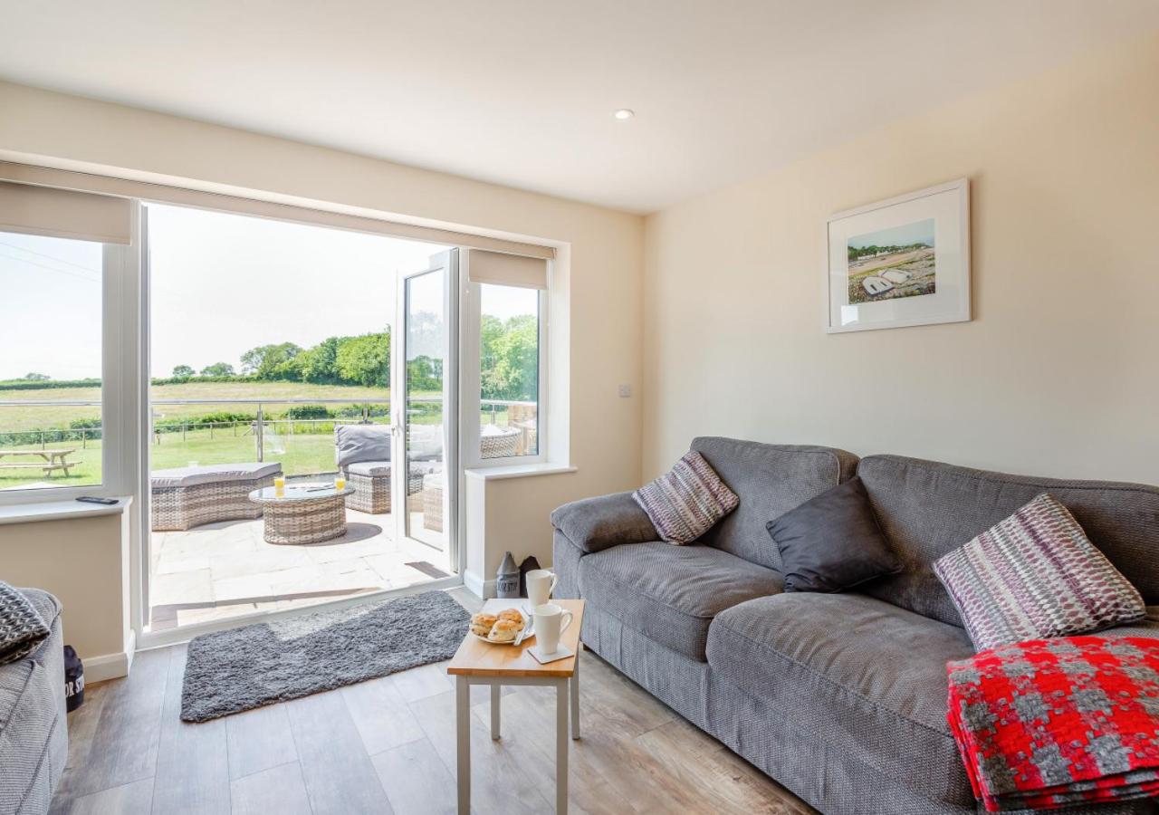 3 Bed in Talwrn oc-bow229