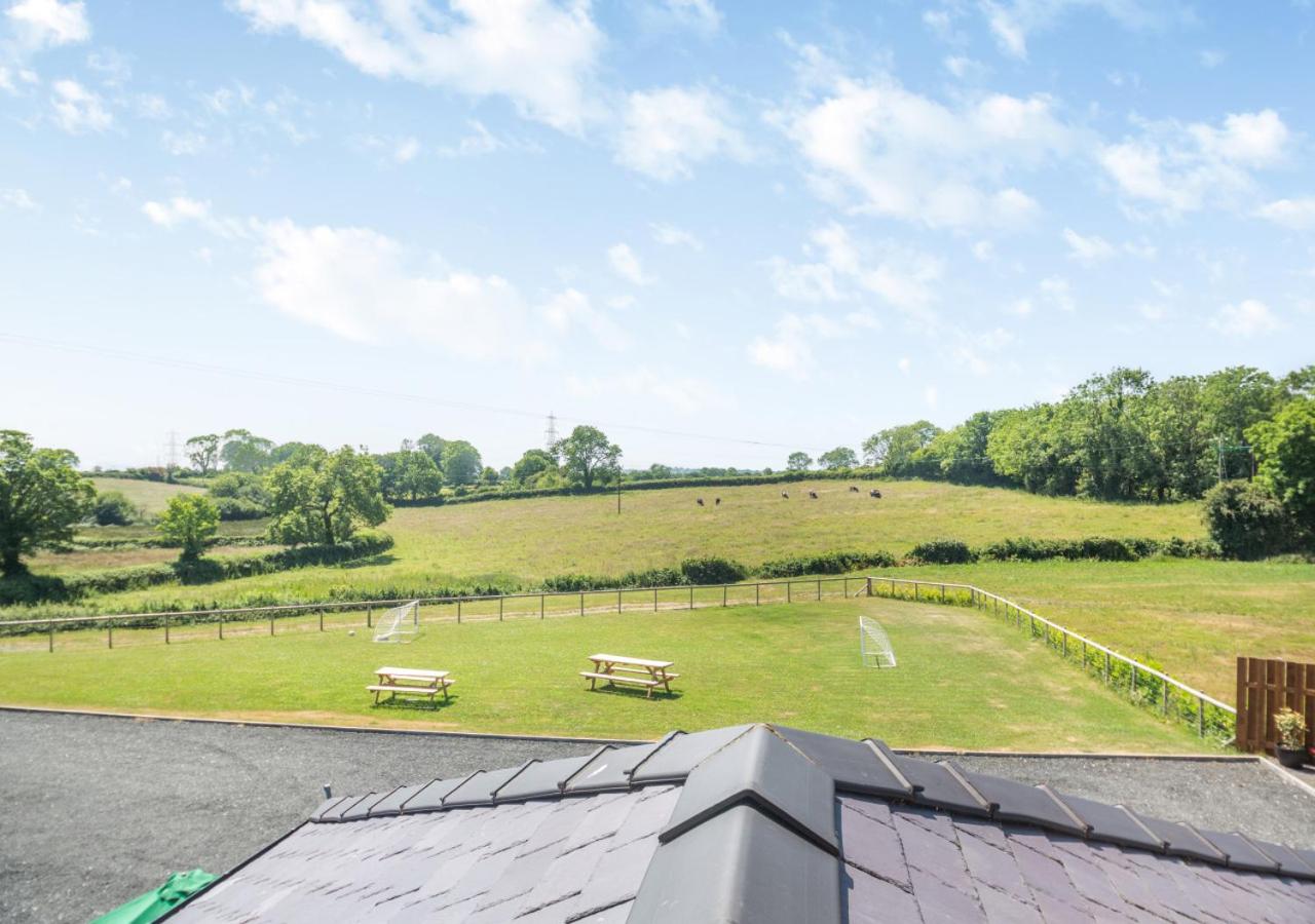 3 Bed in Talwrn oc-bow229