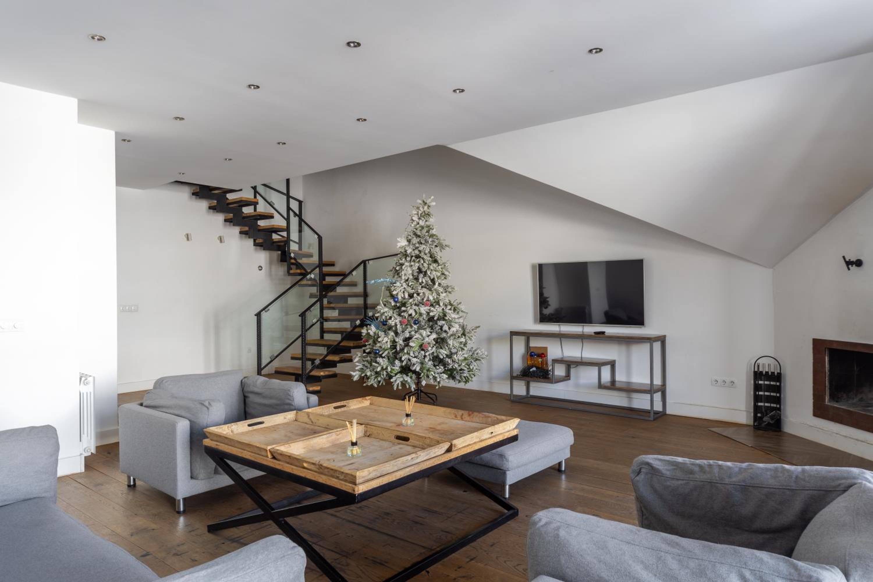 PENTHOUSE BY GONDOLA 50 Meters, New Gudauri Suites view 3