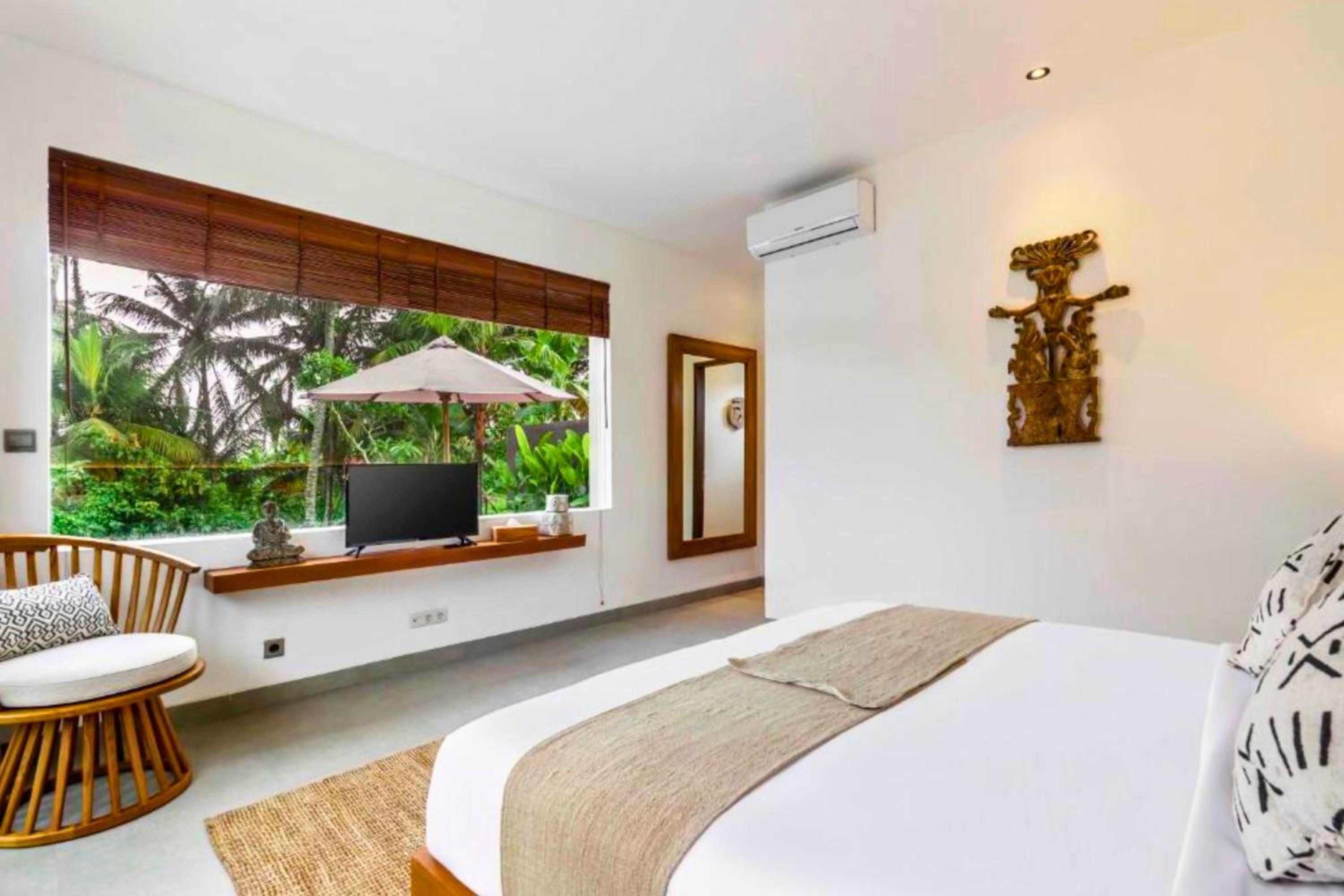Lituhayu 5 BR Private Pool Villa ZN210 view 2