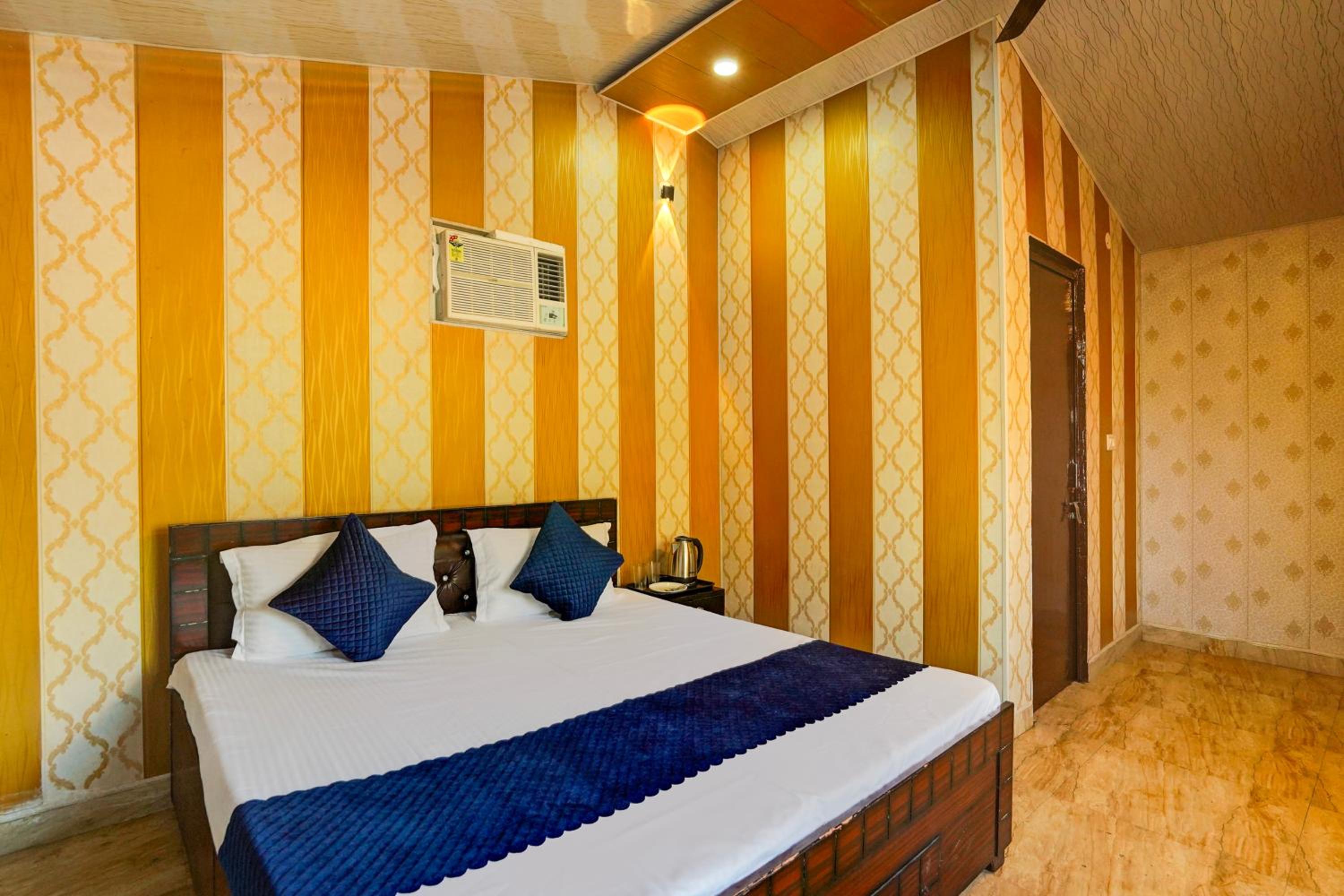 ValleyKing Resort by Sky Stays view 3